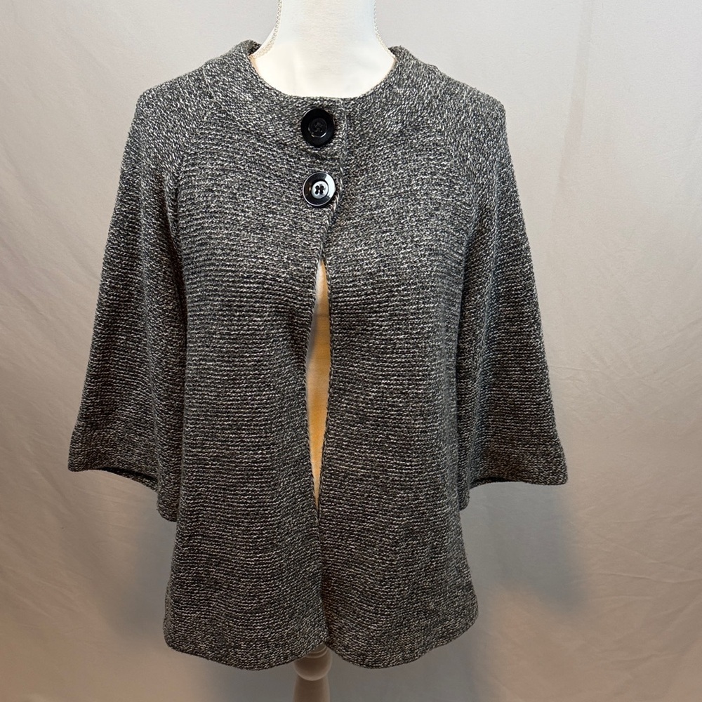 Chic Gray Buttoned Women's Poncho